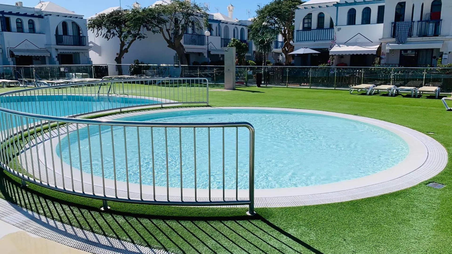 Bungalow Terrace&Pool Near The Beach 马斯帕洛马斯 公寓